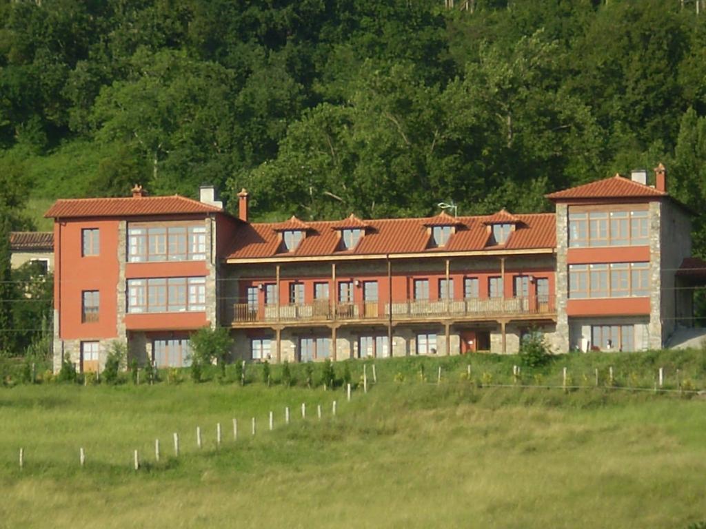 Escuelas De Fuentes Villaviciosa  Luaran gambar