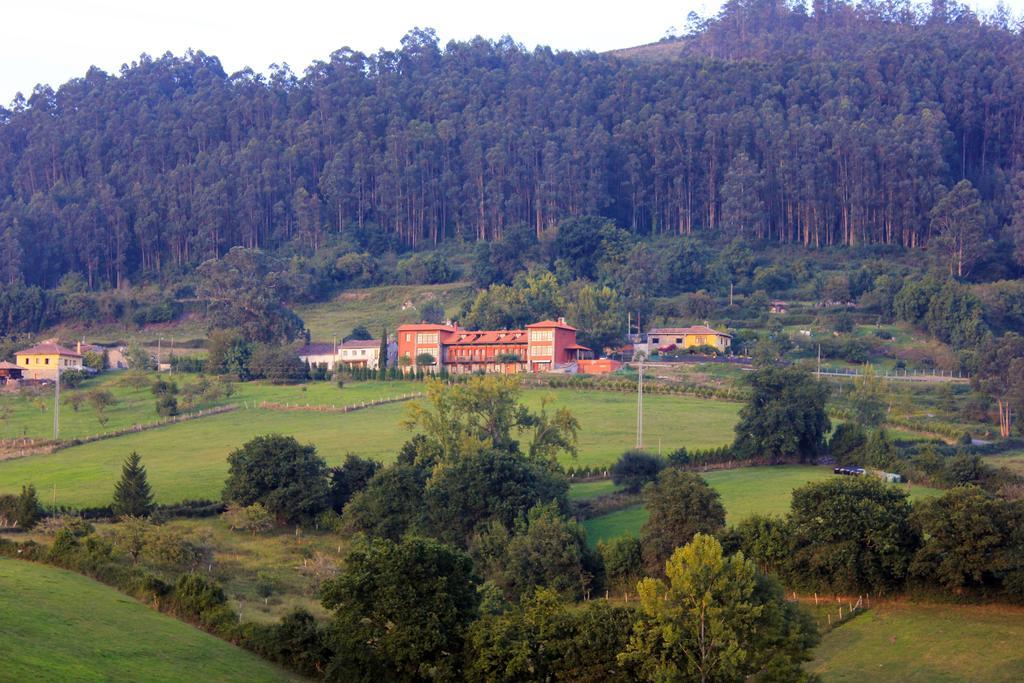 Escuelas De Fuentes Villaviciosa  Luaran gambar
