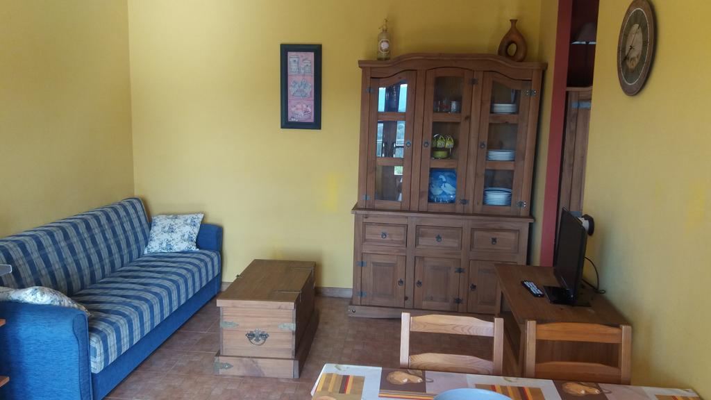 Escuelas De Fuentes Villaviciosa  Luaran gambar