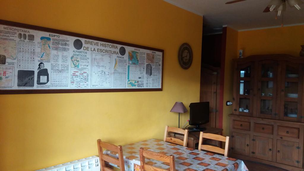 Escuelas De Fuentes Villaviciosa  Luaran gambar